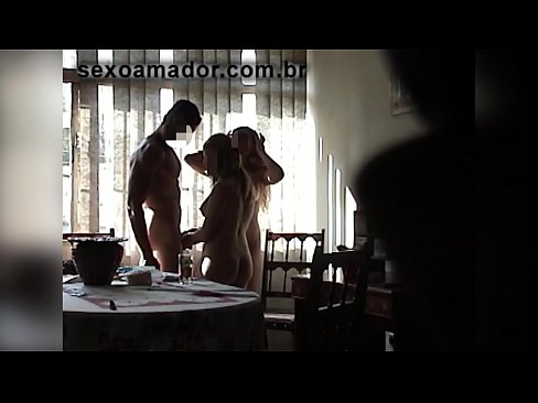 ❤️ यौन साथीहरूले एक विशाल मानिस र उहाँसँग थ्रीसमलाई निम्तो दिन्छन् ❤❌ सेक्स